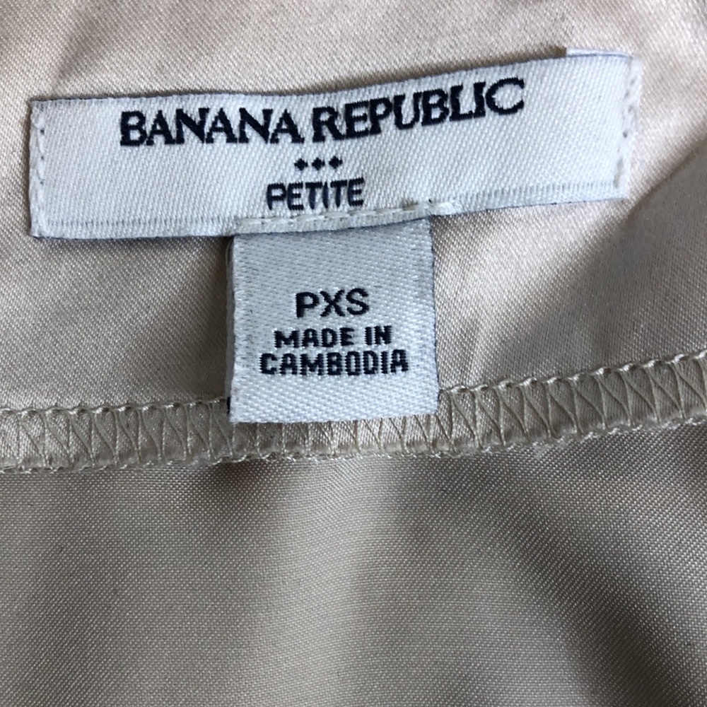 Banana Republic Champagne Ruffle Sleeve Blouse - Picture 3 of 4